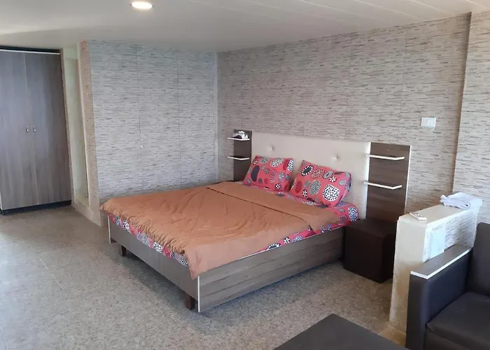 Mounes Hotel