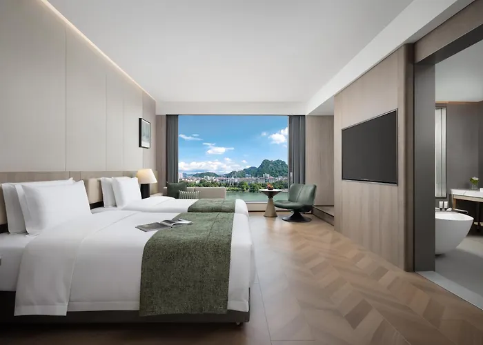 Wyndham Garden Hotel Liuzhou Five-Star Commercial Street Musical Fountain Branch