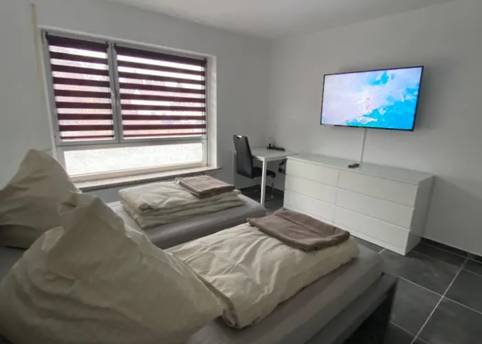 Moderne 2 Zimmer Wohnung Küche und Bad im Zentrum
