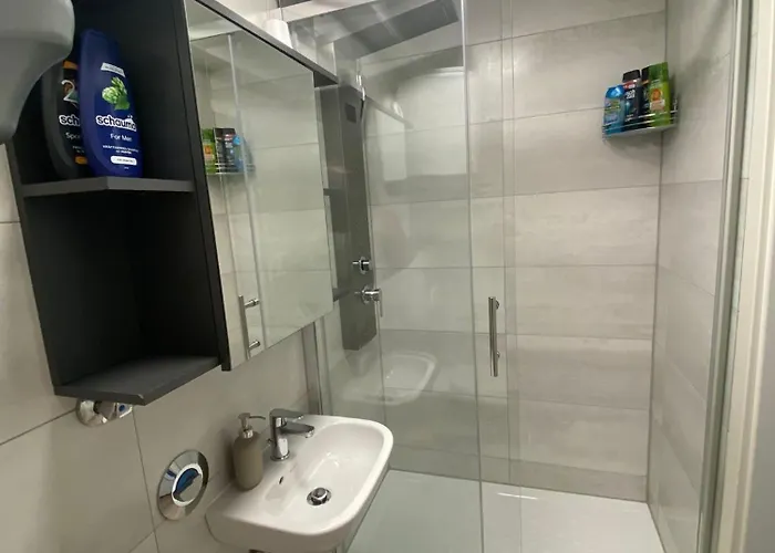 New komplett möblierte Wohnung-Zentral