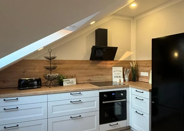 Landhausstübchen 105qm mit Balkon-2 Schlafzimmer-Bad-WC-WiFi-Kaffeemaschine-Waschmaschine-Trockner-Föhn-Handtücher und Bettwäsche-sehr familienfreundlich