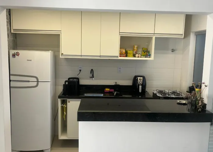 Apatapamento 2 quartos com excelente localização, segurança e com tudo o que você e sua família precisam pra uma estadia confortável!