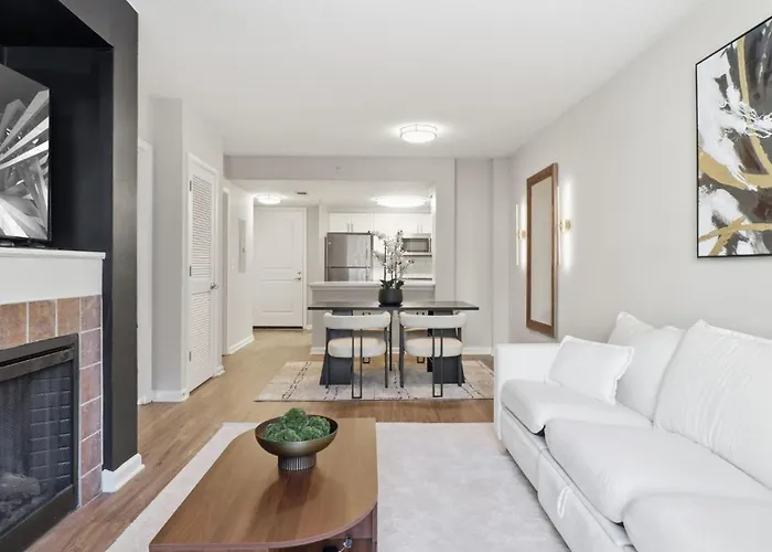 North Bethesda - Luxe Apartment