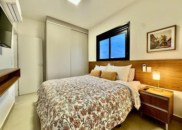 2-Bedroom Apartment, Home Office And Panoramic View