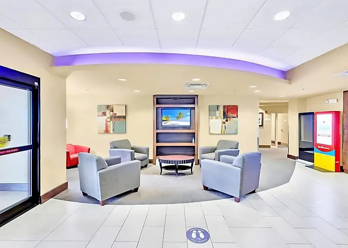 Spacious Suite Close To Disney W Pool Hot Tub Arcade