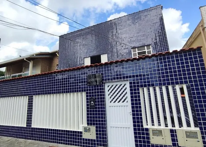 Apartamento no Centro de Mongaguá, perto da praia e com ar condicionado !