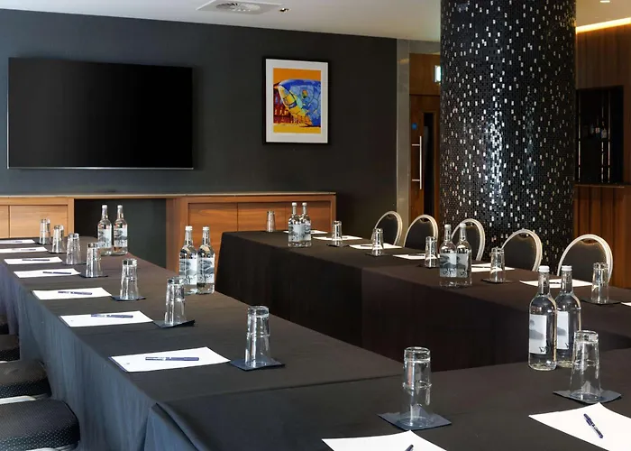 Doubletree By Hilton Belfast City Ten Square