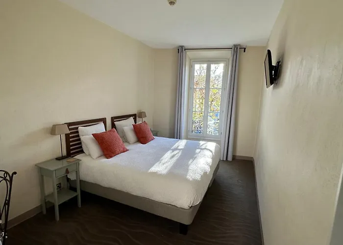 Logis Hotel La Vallee De L'Arc