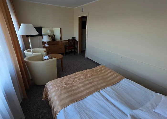 Hotel Gromada Pila