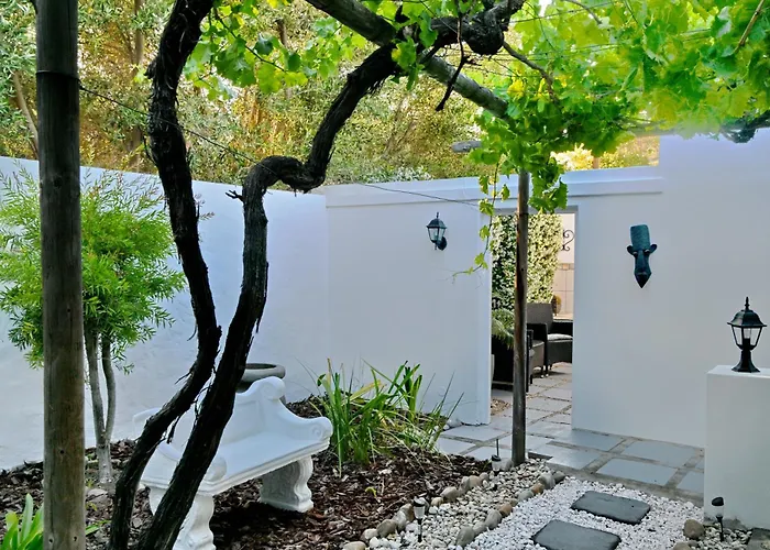 Mimosa Lodge