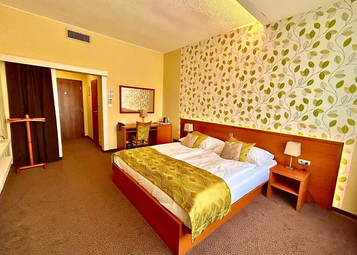 Avanti Hotel