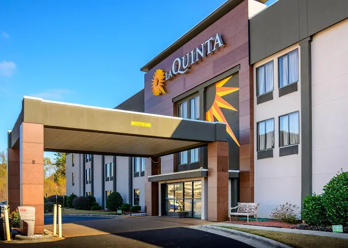 La Quinta Inn & Suites By Wyndham Fayetteville I-95