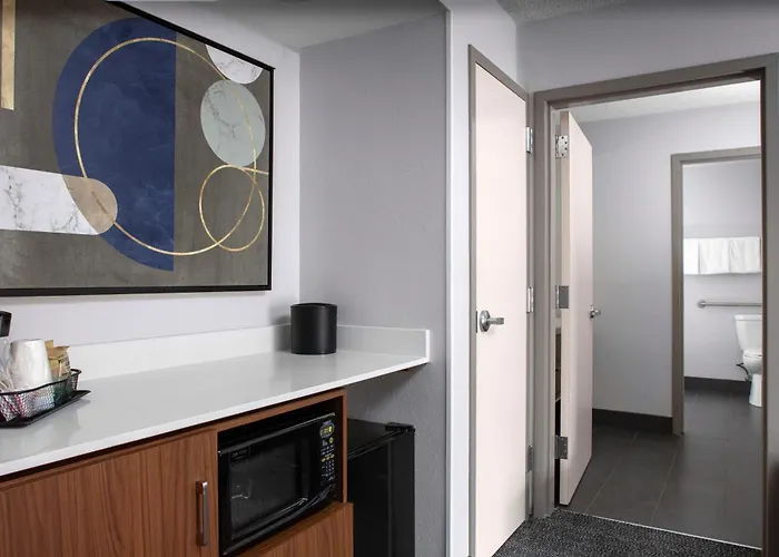 Courtyard By Marriott Richmond Northwest