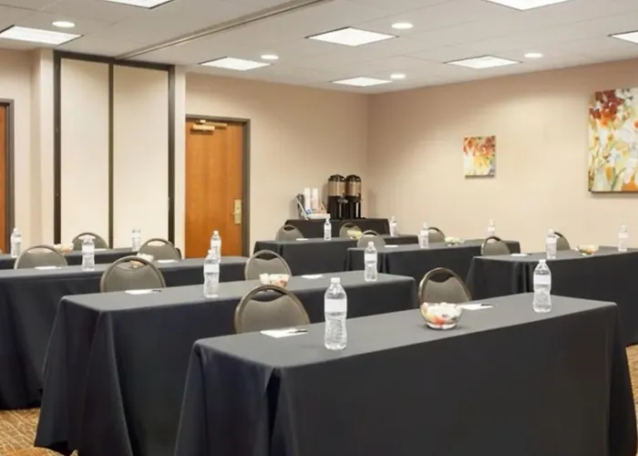 Townhome Inn & Suites