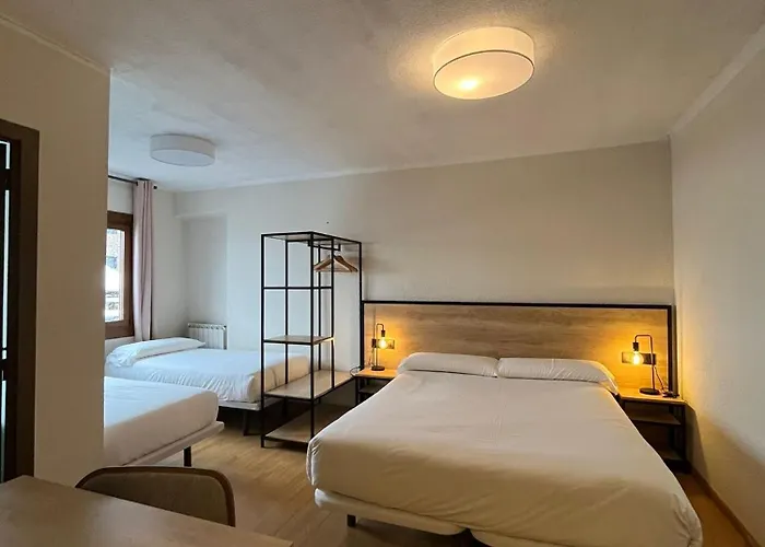 Hotel NIU a 50 m del Funicamp