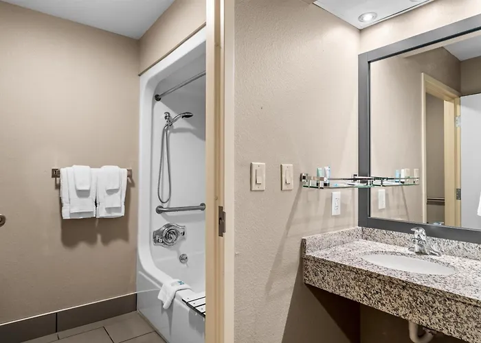 Best Western Courtview Hotel