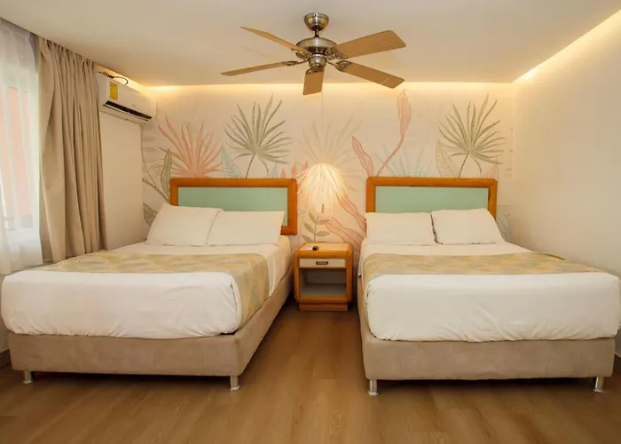 Hotel Cocoplum Beach