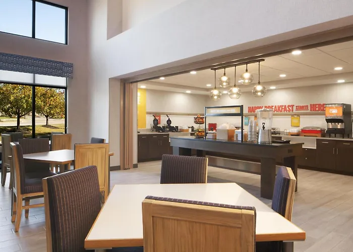 Hampton Inn & Suites Cleveland-Mentor