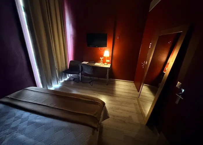 Hotel Comedie - Place De La Comedie Corum