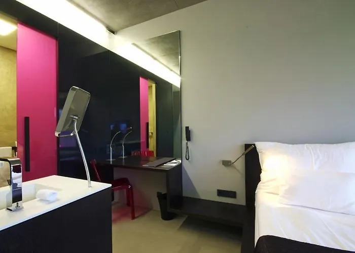 Miura Art Hotel