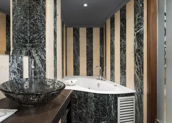Civitas Suites Hotel