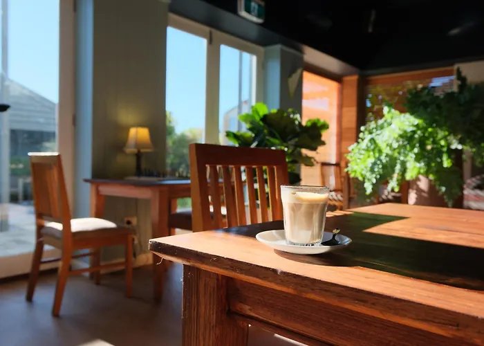 Captain'S At The Bay