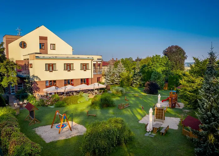 April Hotel Panorama