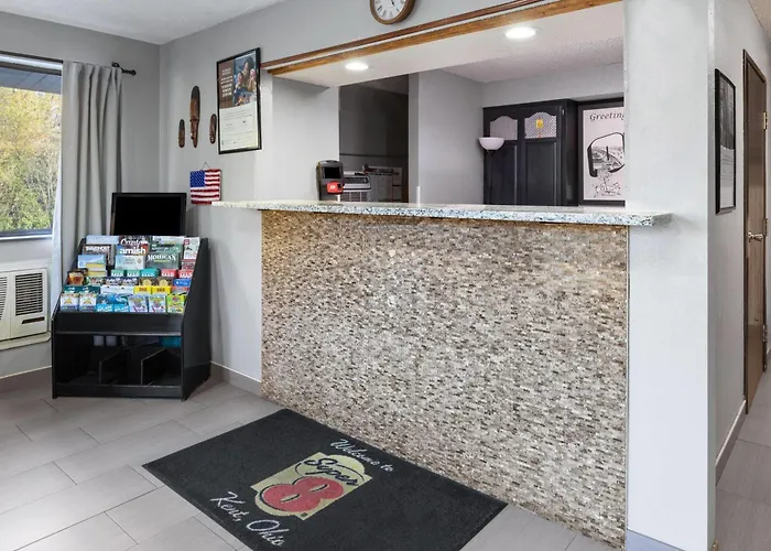 Super 8 By Wyndham Kent/Akron Area