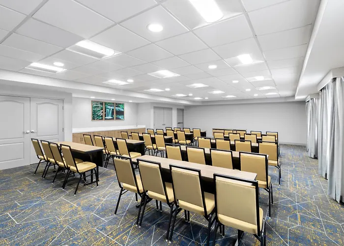 Hampton Inn & Suites New Castle, Pa