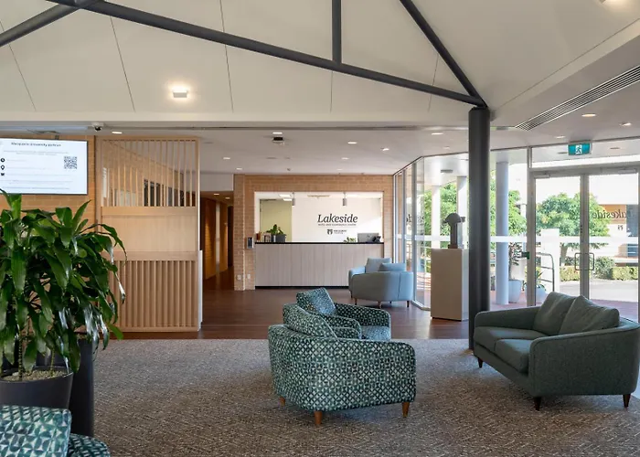 Lakeside Hotel And Conference Centre