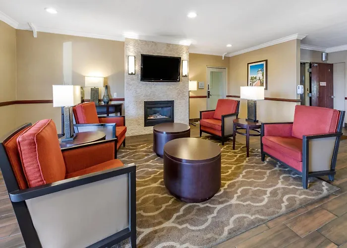 Comfort Suites Near Six Flags Magic Mountain