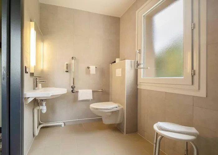 B&B Hotel Niort Sud Venise Verte