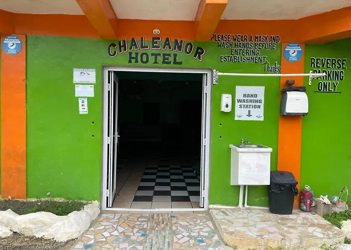 Chaleanor Hotel