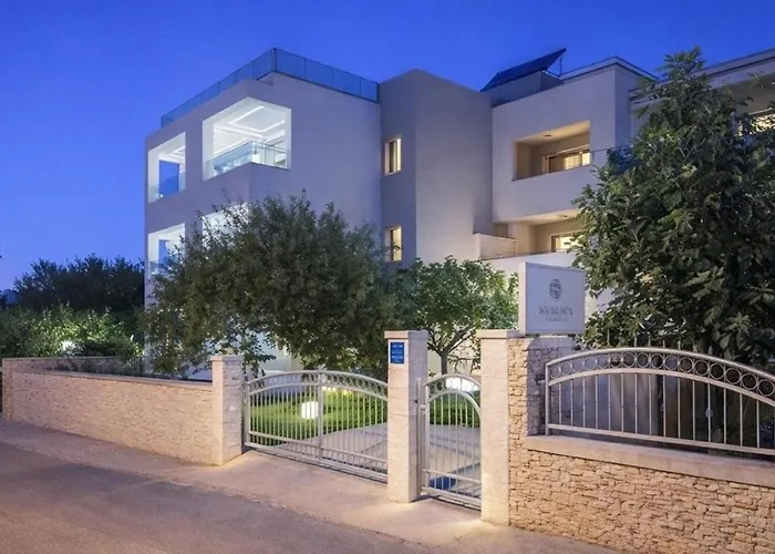 Apartments Maritea
