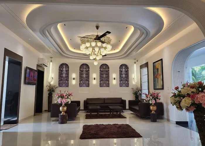 Jhansi Hotel
