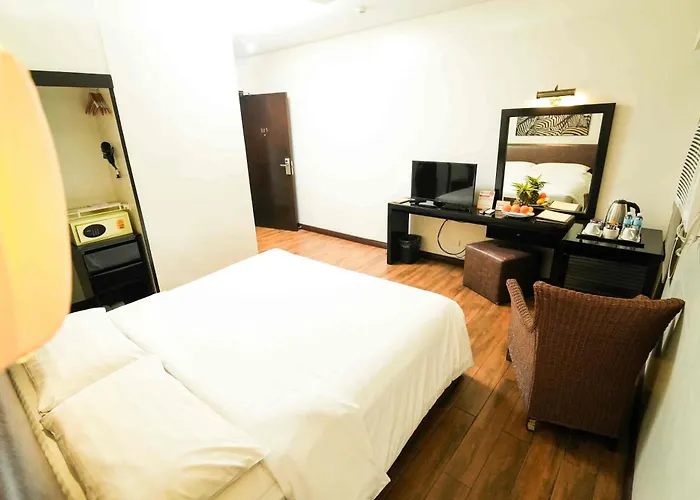 Court Meridian Hotel & Suites