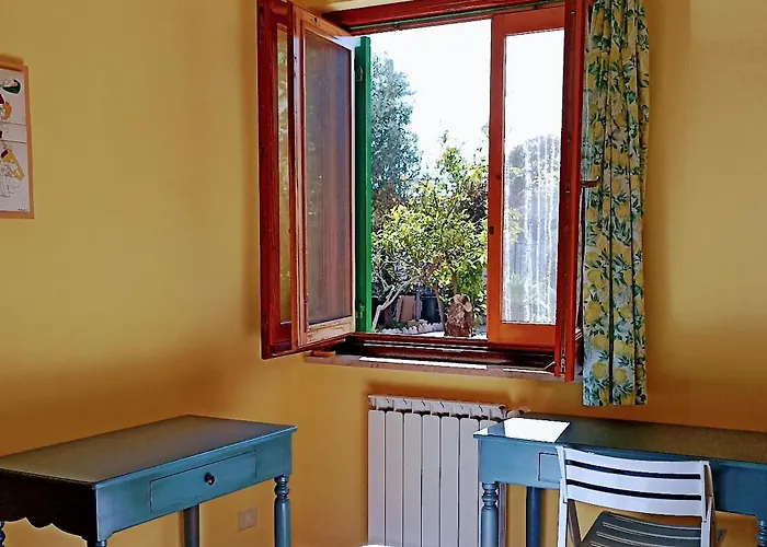 Seafront Apartments Garden House