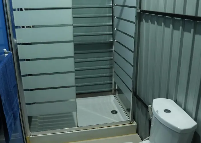 Airport A4 Transit Hub - Eco Chalets - Cmb Free Airport Pick Up & Drop 24 Hrs