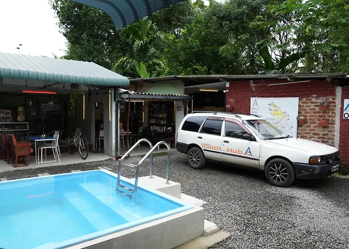 Airport A4 Transit Hub - Eco Chalets - Cmb Free Airport Pick Up & Drop 24 Hrs