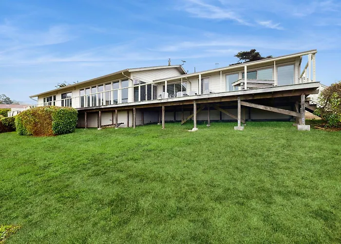 Oceanfront Haven - Hot Tub & Private Beach Access