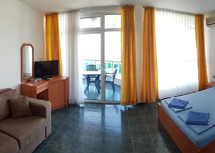 Riviera Complex 6