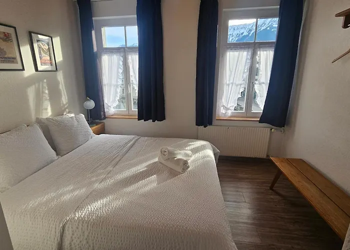 The Aarburg Hotel & Cafe