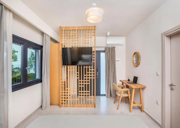 Elies 33 Bio Retreat (Adults Only)