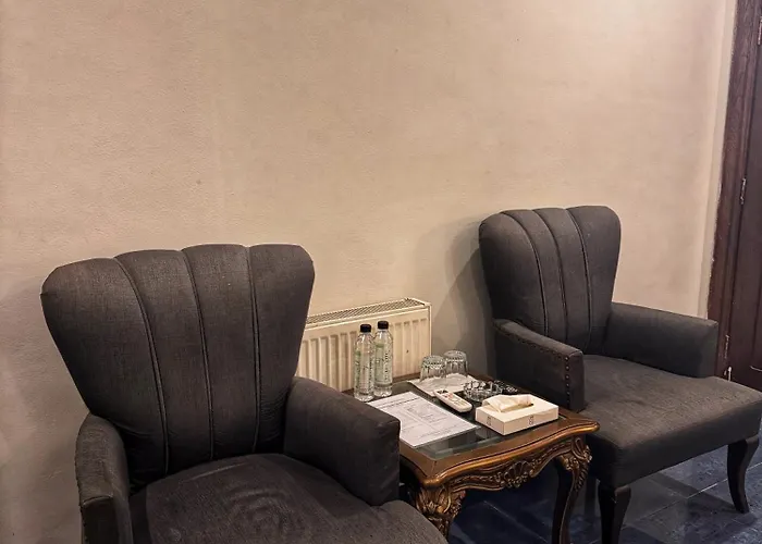 Reina Boutique Hotel - G9