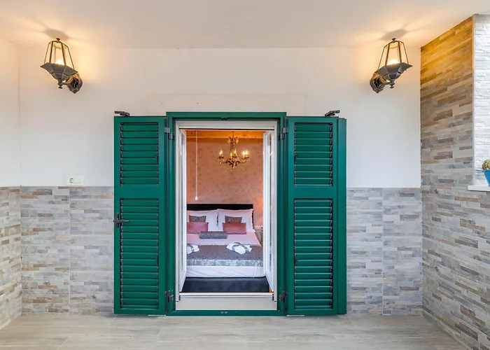 Le Monde - Vintage Accommodation