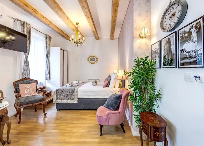 Le Monde - Vintage Accommodation