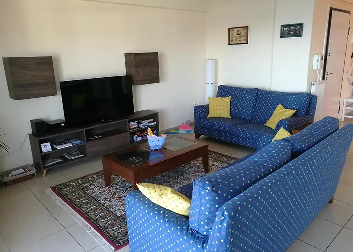 Beachfront Family Apartment & Free Parking, The Cruiseflat