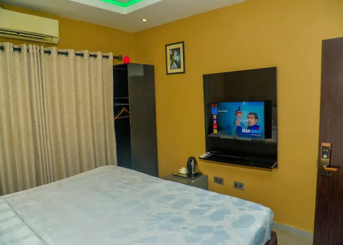 Triple Tee Hotel