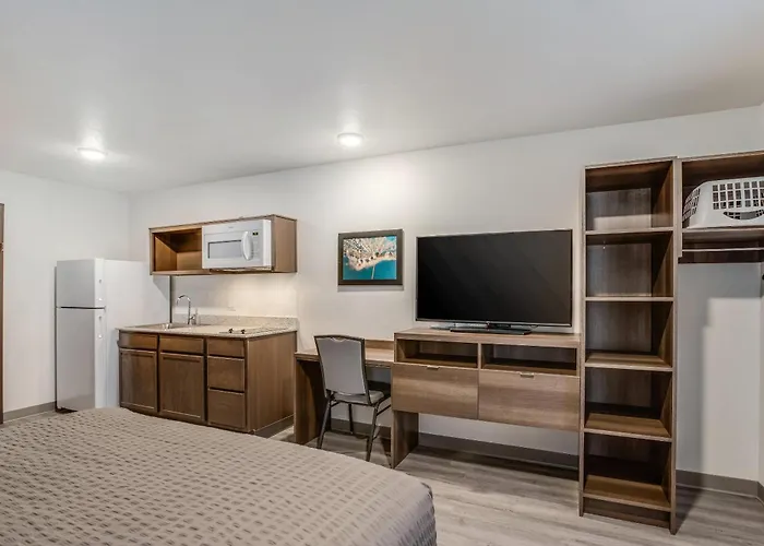 Woodspring Suites Novi Farmington