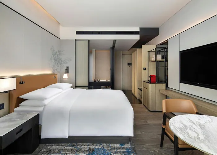 Courtyard By Marriott Luoyang